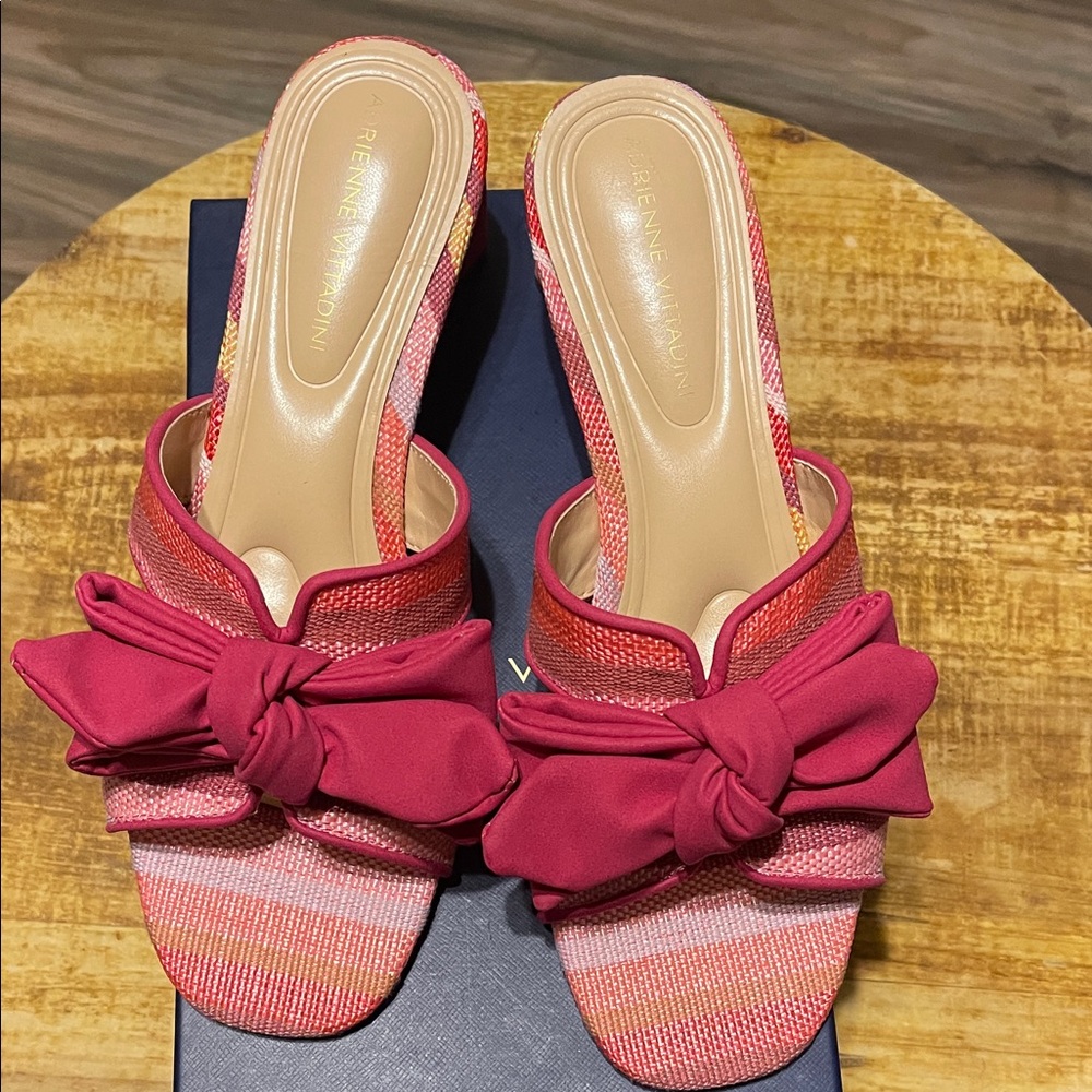 Adrienne Vittadini women  Pink sandal /sorbet fiusha size7.5